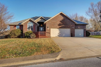 1111 E Robin St, Ozark, MO 65721