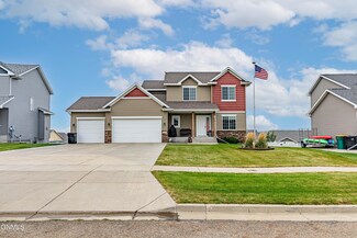 2721 E Calgary Ave, Bismarck, ND 58503
