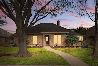 2510 Cresthaven Dr, Garland, TX 75040