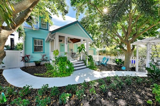 110 S Palmway, Lake Worth, FL 33460