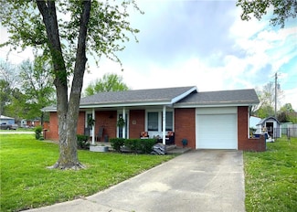 709 Arthur Aull Rd, Lamar, MO 64759