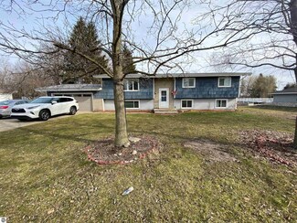 515 Norton Gibbs Dr, Ithaca, MI 48847