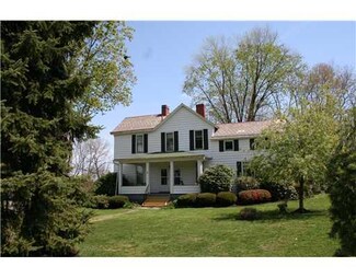 156 N Charles St, Zelienople, PA 16063