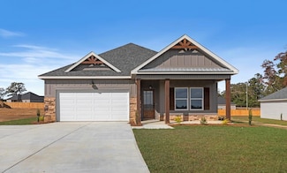 11690 S County Road 33, Cottonwood, AL 36320