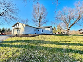 3679 W Salem Rd, Burbank, OH 44214