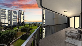 4551 Gulf Shore Blvd N Unit 606, Naples, FL 34103