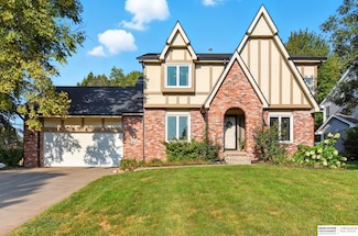 804 Valentine Ln, Papillion, NE 68046