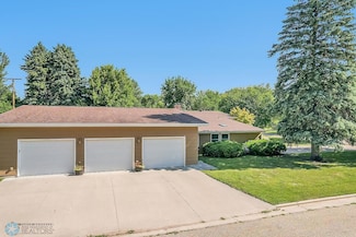 202 12th Ave N, Casselton, ND 58012