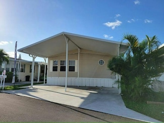 44 S 4 Seasons Rd Unit 44, Palm Beach Gardens, FL 33410