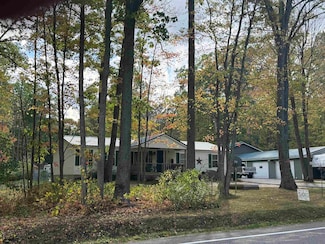 5233 W Emery Rd, Prudenville, MI 48651