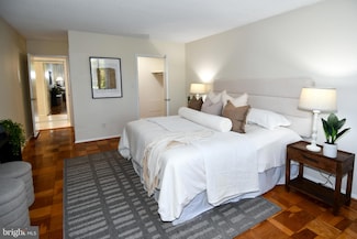 5225 Pooks Hill Rd, Bethesda, MD 20814