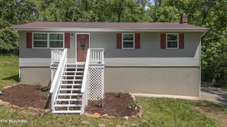 136 White Oak Dr, Harriman, TN 37748