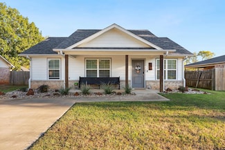 314 Water St, Bullard, TX 75757