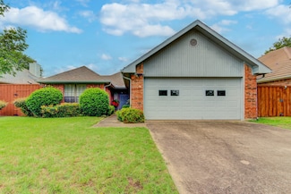 2543 Millcroft Ln, Carrollton, TX 75006