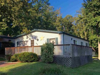 17 Holly Ct, Mays Landing, NJ 08330