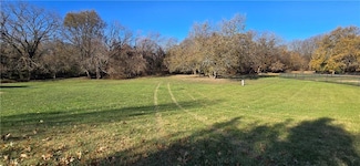 701 6th St, Baldwin City, KS 66006