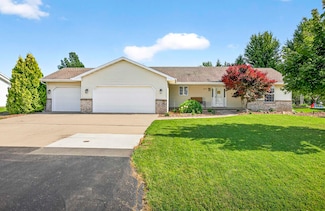 W5561 Amy Ave, Appleton, WI 54915