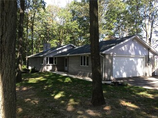3215 Old Post Rd, Slatington, PA 18080
