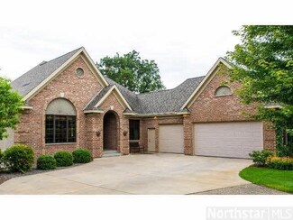 17 17 Knoll Rd, North Oaks, MN 55127