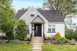 806 Pick St, Wheaton, IL 60187