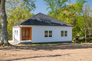 46 Devils Backbone Ln, Manchester, TN 37355