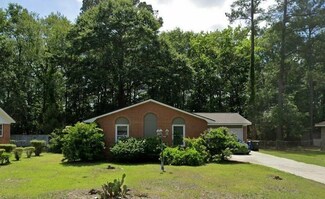 743 Goodyear Dr, Spring Lake, NC 28390