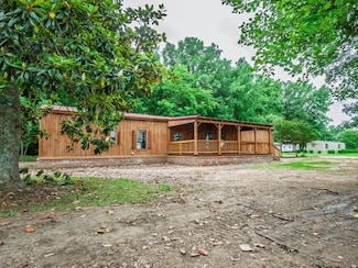 10064 Dummyline Rd, Batesville, MS 38606