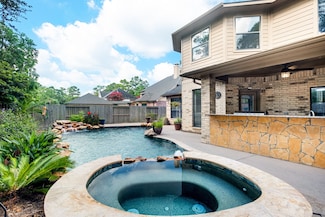 709 Hidden Creek Ln, Friendswood, TX 77546