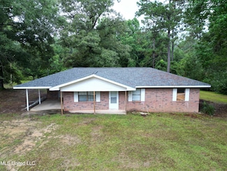 961 Ceasar Rd, Picayune, MS 39466