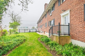 200 Merrick Rd Unit F, Amityville, NY 11701