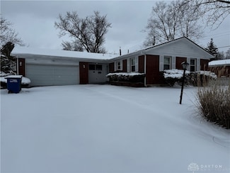 4661 College View Dr, Dayton, OH 45417