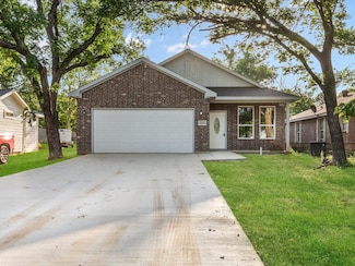 1510 N Wilhite St, Cleburne, TX 76031