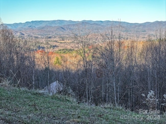 221 Coopers Dr Unit 27R, Hendersonville, NC 28739