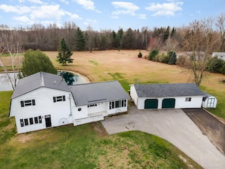 5085 Redstone Rd, Saint Louis, MI 48880