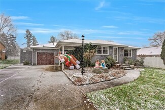 15 Rosewood Dr, West Seneca, NY 14224