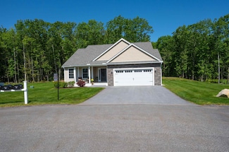 91 Pineview Dr, Candia, NH 03034