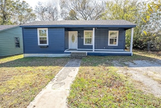 208 3rd St, Whitesboro, TX 76273
