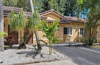 6149 Garden Ct, Davie, FL 33314