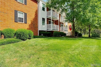 542 N Clay Ave Unit 8, Saint Louis, MO 63122