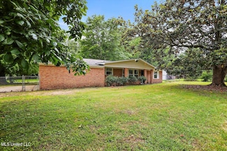 3303 Ridgeland Dr, Jackson, MS 39212