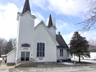 105 N Ames St, Cabery, IL 60919