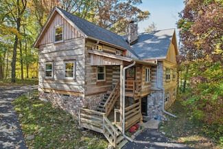 5996 Donegal Rd, Hubertus, WI 53033