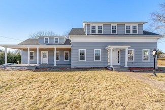 576-578 School St, Webster, MA 01570