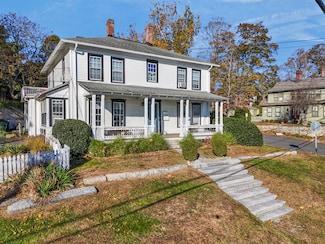 19 Ashby St, Mystic, CT 06355