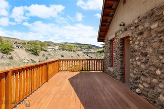 312 Water St, Gardiner, MT 59030