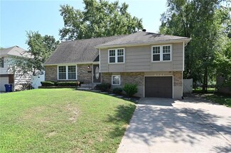 8121 E 134th St, Grandview, MO 64030