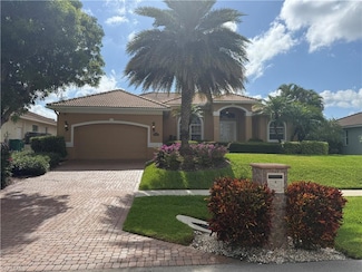 121 Bonita Ct, Marco Island, FL 34145