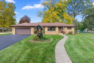 328 Brice Ave, Mundelein, IL 60060