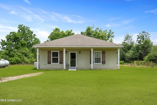 58 Juniper Grove Rd, Poplarville, MS 39470
