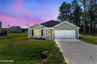 409 King Creek Dr, Havelock, NC 28532